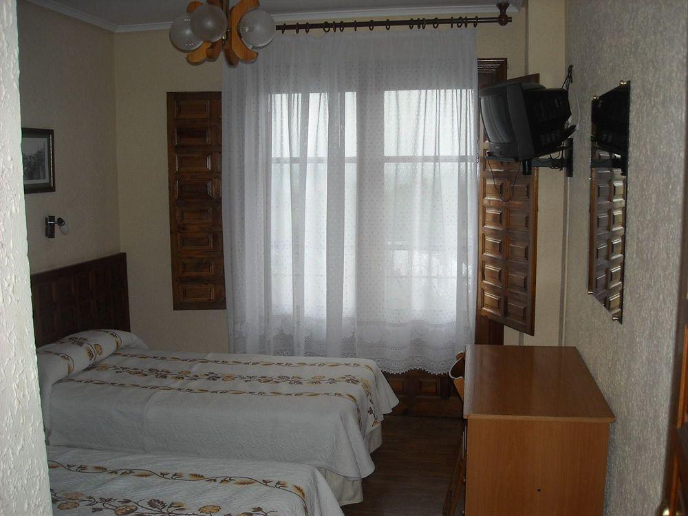Paratene Ostatu Habitaciones Erandio ภายนอก รูปภาพ