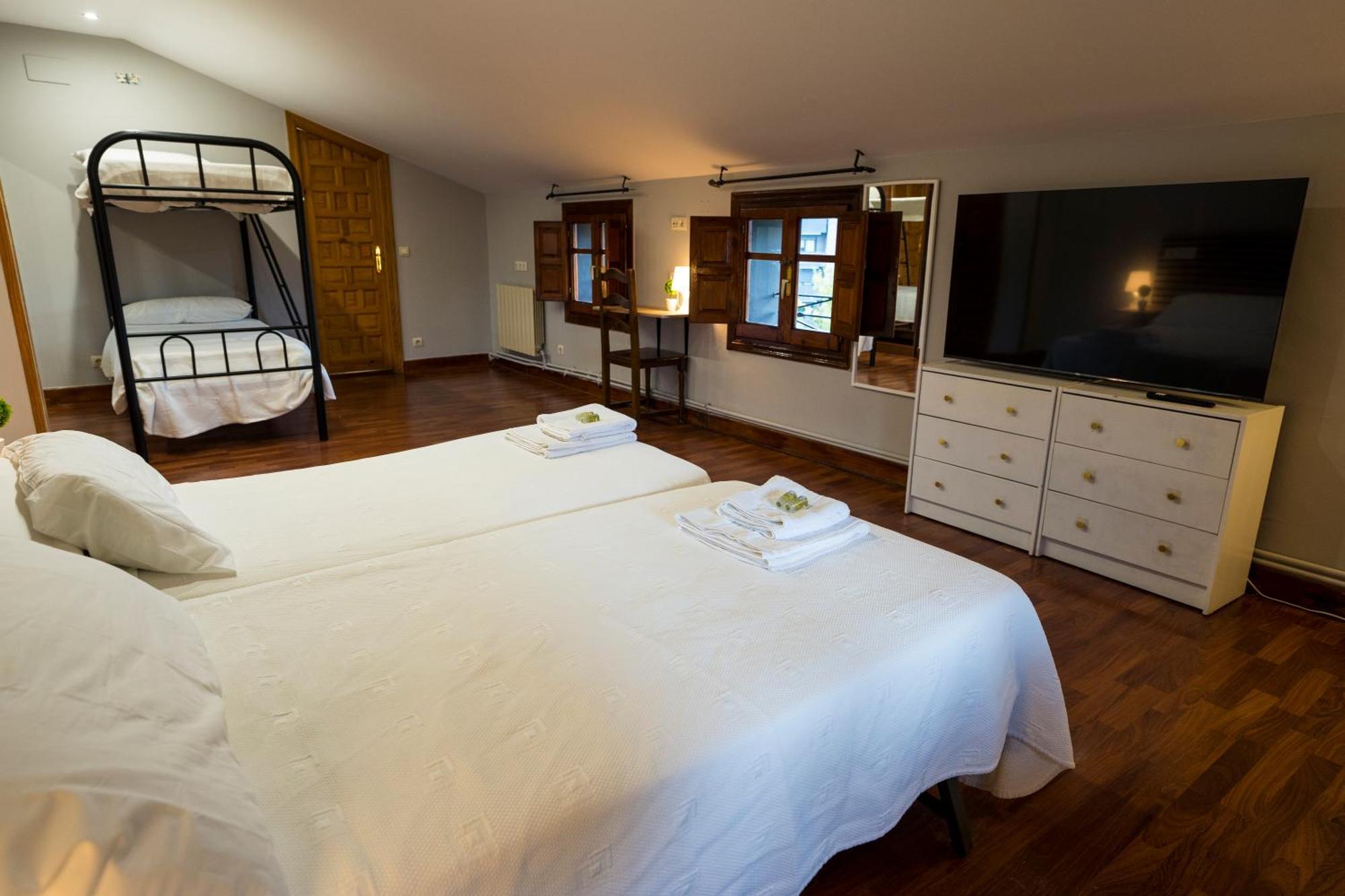 Paratene Ostatu Habitaciones Erandio ภายนอก รูปภาพ