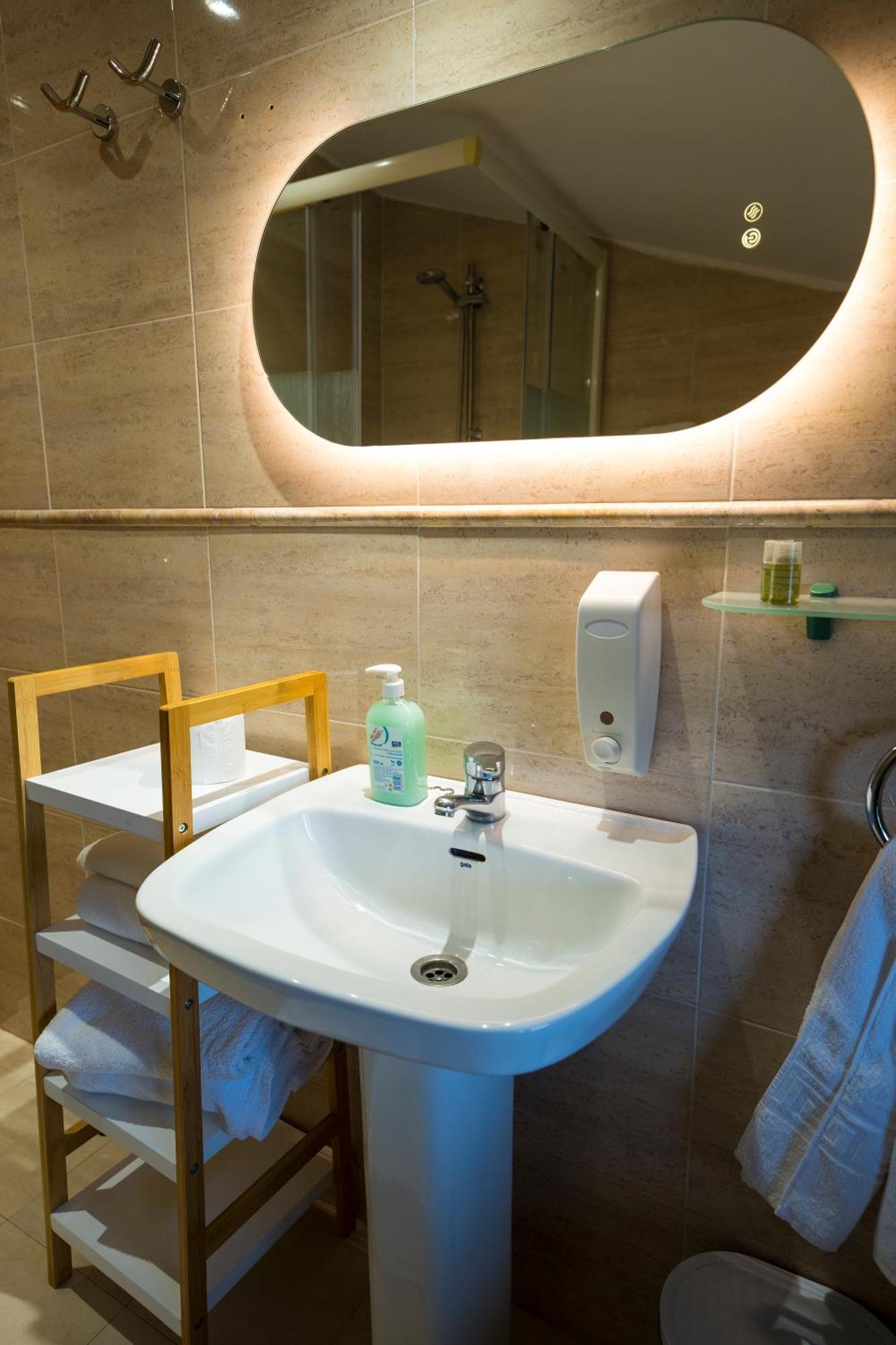 Paratene Ostatu Habitaciones Erandio ภายนอก รูปภาพ