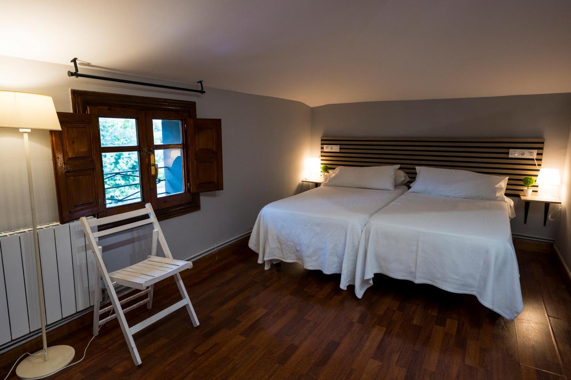Paratene Ostatu Habitaciones Erandio ภายนอก รูปภาพ