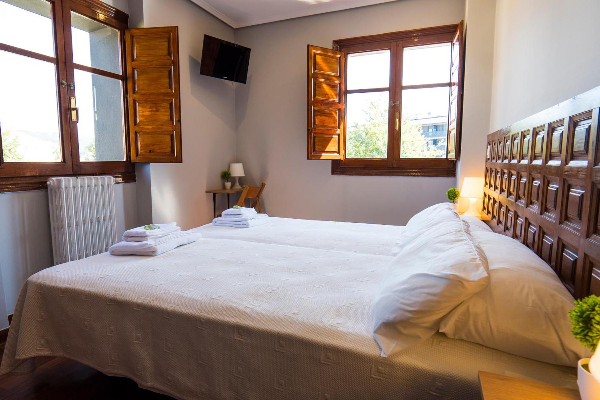 Paratene Ostatu Habitaciones Erandio ภายนอก รูปภาพ