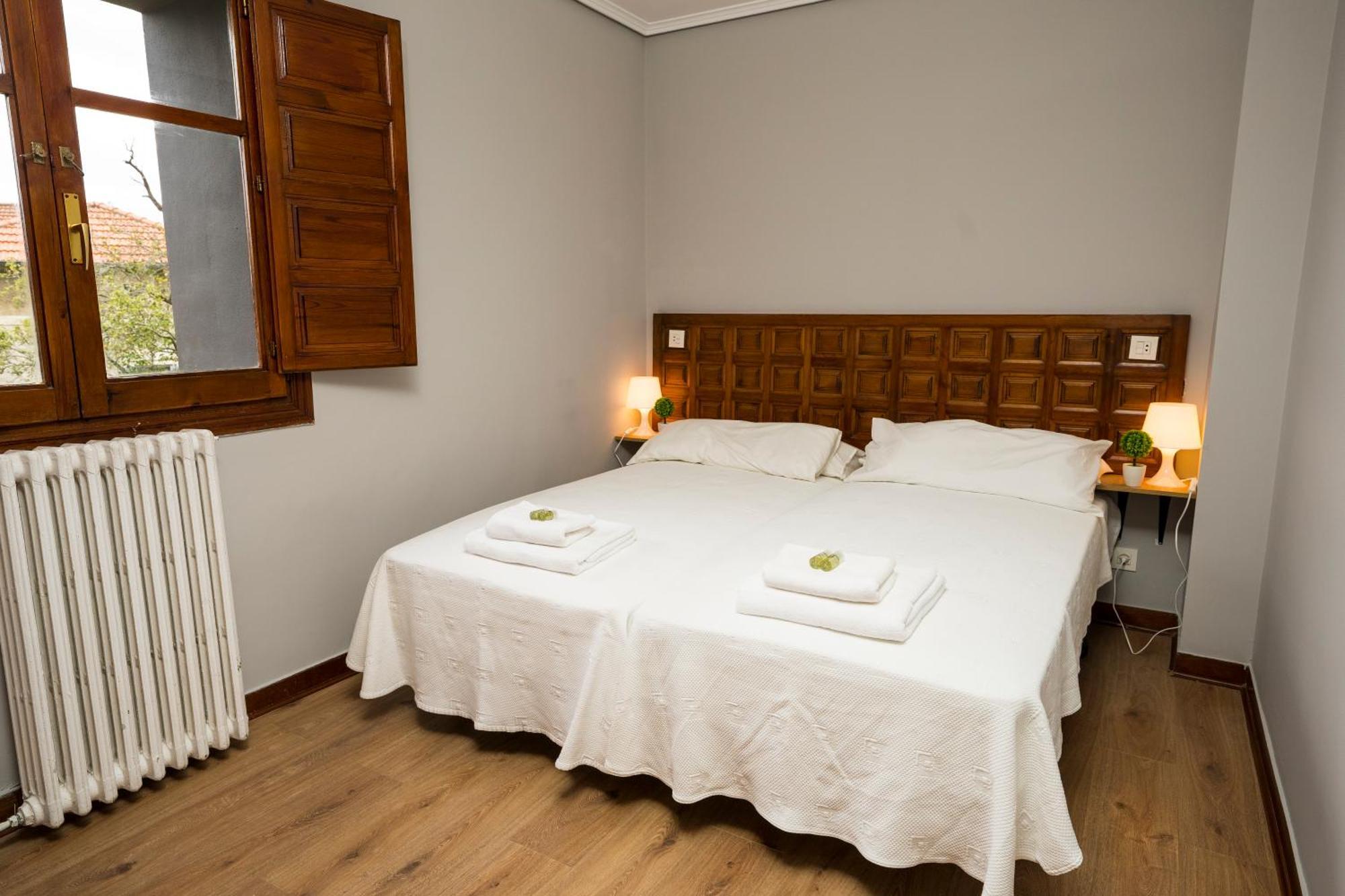 Paratene Ostatu Habitaciones Erandio ภายนอก รูปภาพ